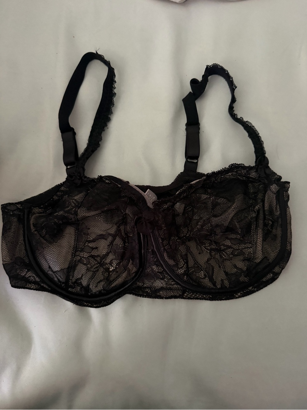Victoria’s Secret Black Lace Underwire Bra - Sheer Support